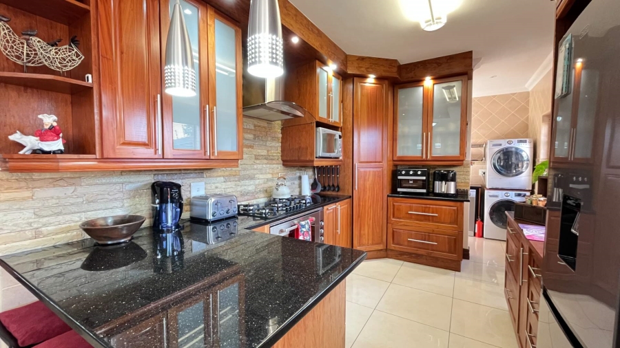 3 Bedroom Property for Sale in Heiderand Western Cape